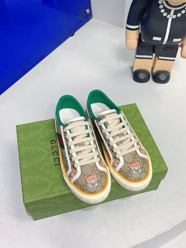 グッチ靴正面デザイン